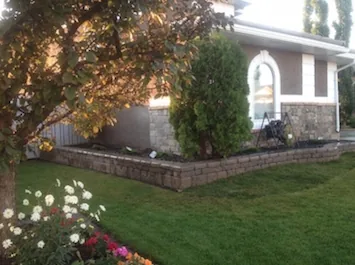 Arbour Lake Front Flowerbeds