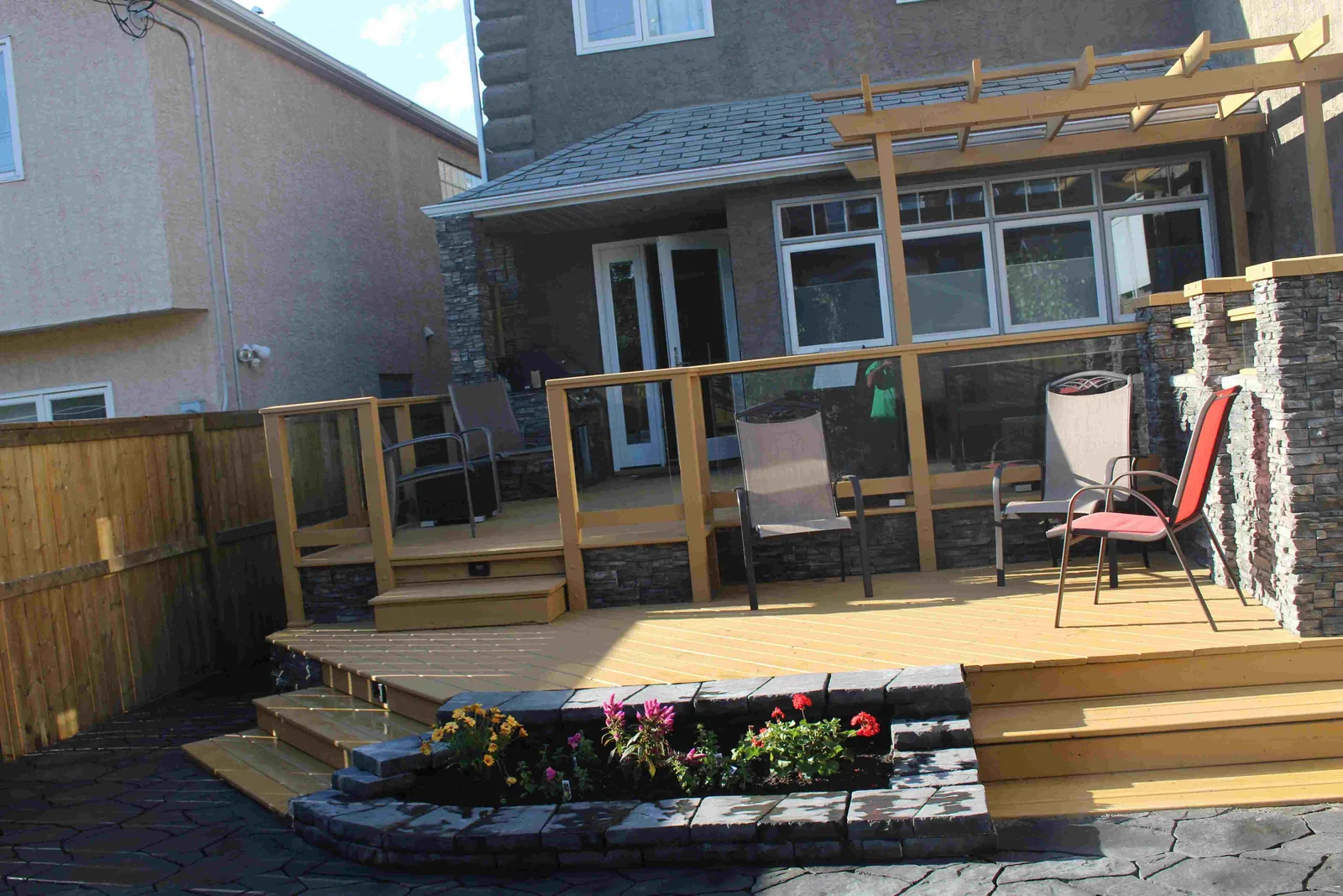 Calgary Wood Garden Structures: Gazebos, Privacy Screens, Pergolas and Gates photo 5